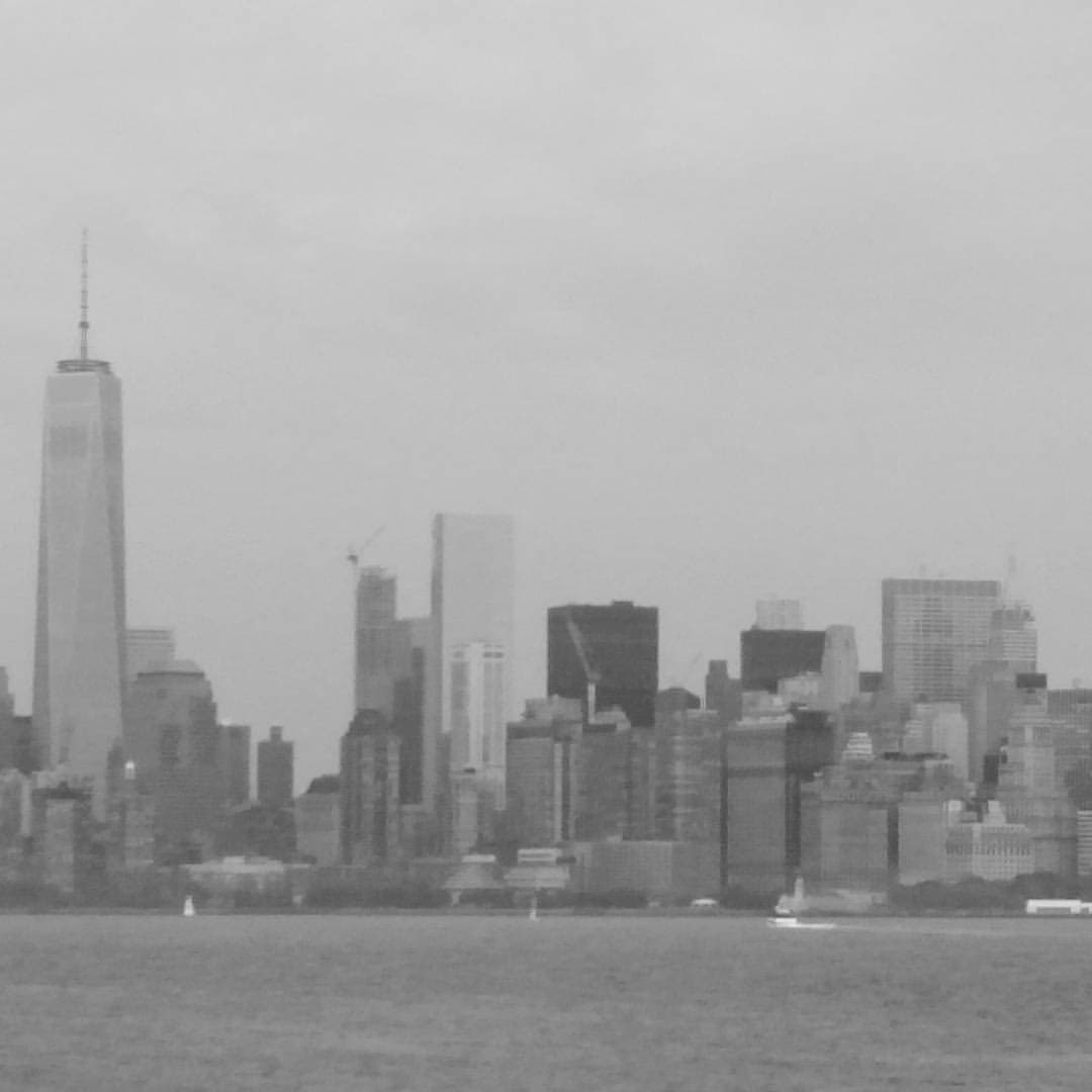 Skyline de Nueva York con edificios icónicos y Central Park.