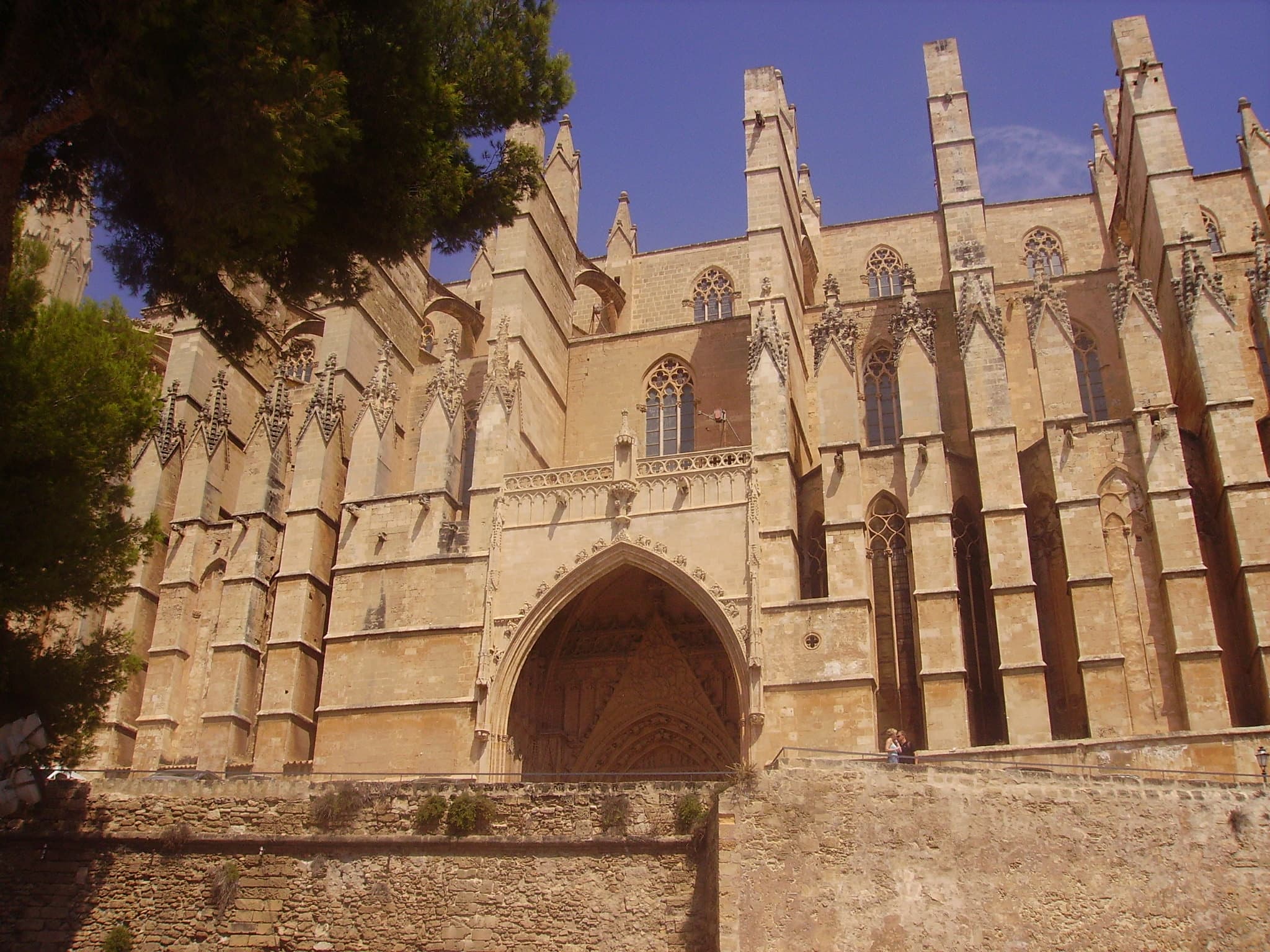 La Seu Cathedral (Palma de Mallorca) and bay.